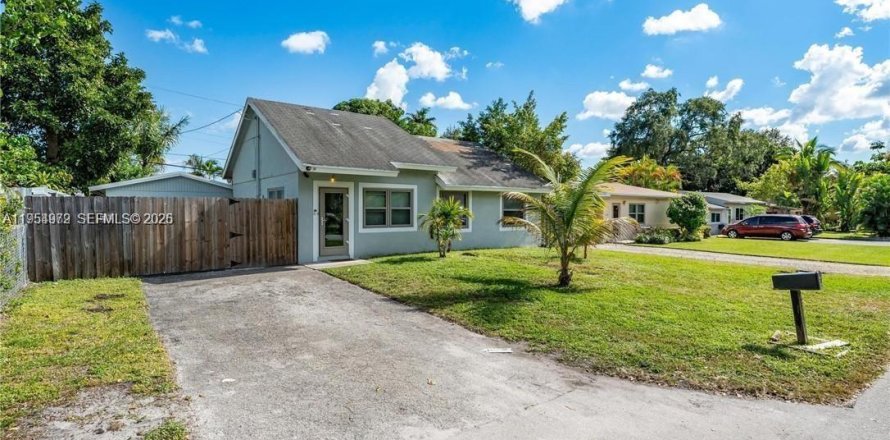 Villa ou maison à Dania Beach, Floride 3 chambres, 124.12 m2 № 2009348