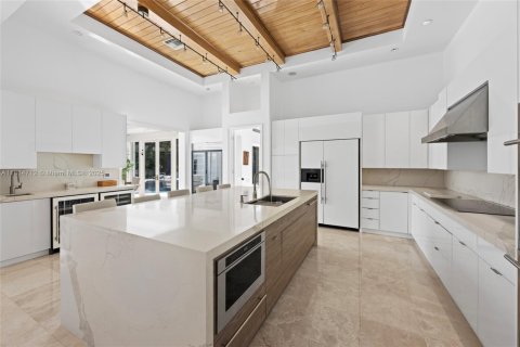 House in Weston, Florida 5 bedrooms, 416.76 sq.m. № 1779124 - photo 14