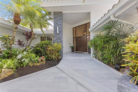 House in Weston, Florida 5 bedrooms, 416.76 sq.m. № 1779124 - photo 4