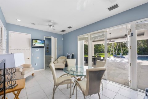 House in Weston, Florida 5 bedrooms, 416.76 sq.m. № 1779124 - photo 28