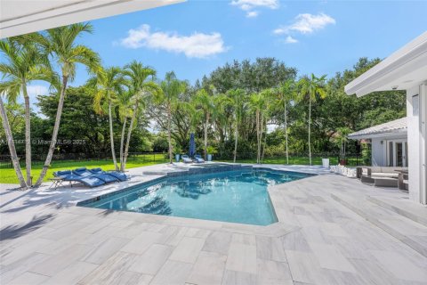 House in Weston, Florida 5 bedrooms, 416.76 sq.m. № 1779124 - photo 21