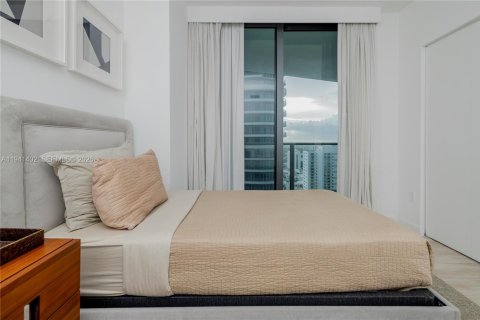 Condo in Miami, Florida, 2 bedrooms  № 2062896 - photo 26