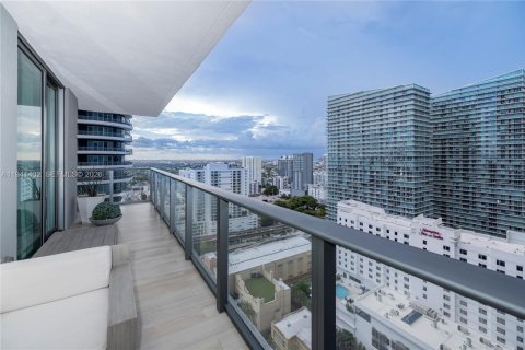 Condo in Miami, Florida, 2 bedrooms  № 2062896 - photo 5