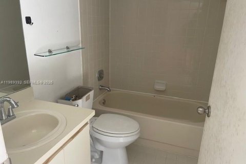 Townhouse in Delray Beach, Florida 3 bedrooms, 123.19 sq.m. № 2057418 - photo 9