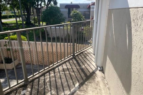 Townhouse in Delray Beach, Florida 3 bedrooms, 123.19 sq.m. № 2057418 - photo 10