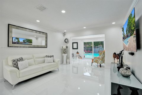 House in Coral Springs, Florida 4 bedrooms, 179.77 sq.m. № 1779410 - photo 6