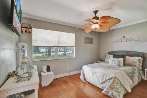 House in Coral Springs, Florida 4 bedrooms, 179.77 sq.m. № 1779410 - photo 10