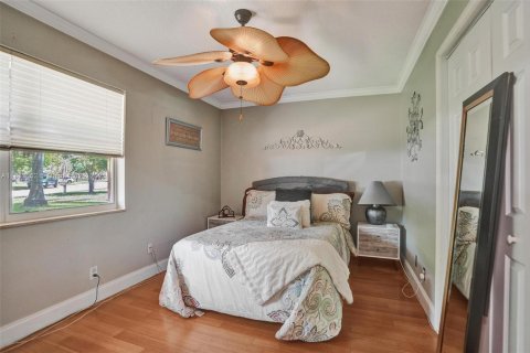House in Coral Springs, Florida 4 bedrooms, 179.77 sq.m. № 1779410 - photo 11