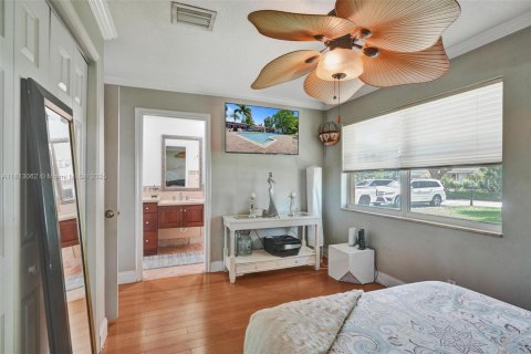 House in Coral Springs, Florida 4 bedrooms, 179.77 sq.m. № 1779410 - photo 14
