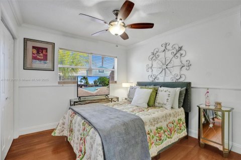 House in Coral Springs, Florida 4 bedrooms, 179.77 sq.m. № 1779410 - photo 16