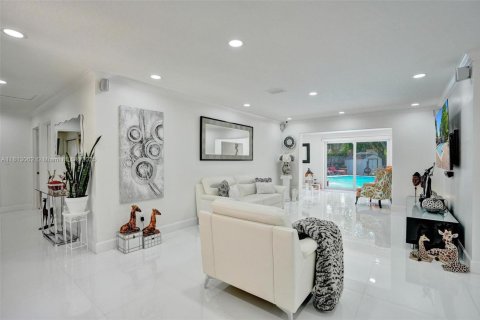 House in Coral Springs, Florida 4 bedrooms, 179.77 sq.m. № 1779410 - photo 7