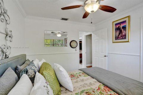 House in Coral Springs, Florida 4 bedrooms, 179.77 sq.m. № 1779410 - photo 19