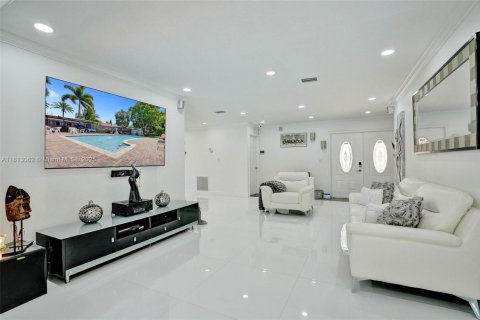 House in Coral Springs, Florida 4 bedrooms, 179.77 sq.m. № 1779410 - photo 30