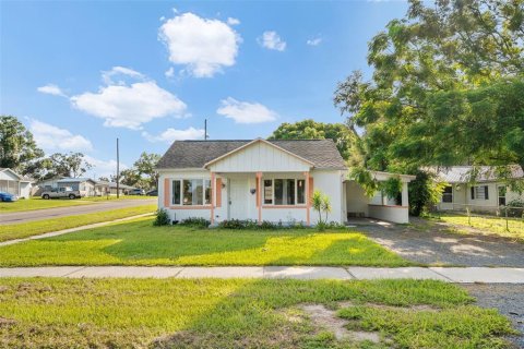 House in Zephyrhills, Florida 3 bedrooms, 79.9 sq.m. № 2290538