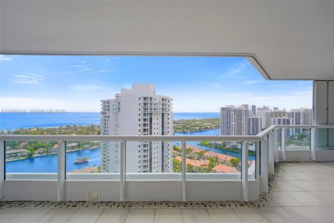 Apartment in Aventura, Florida 2 bedrooms, 173.26 sq.m. № 2063061 - photo 3