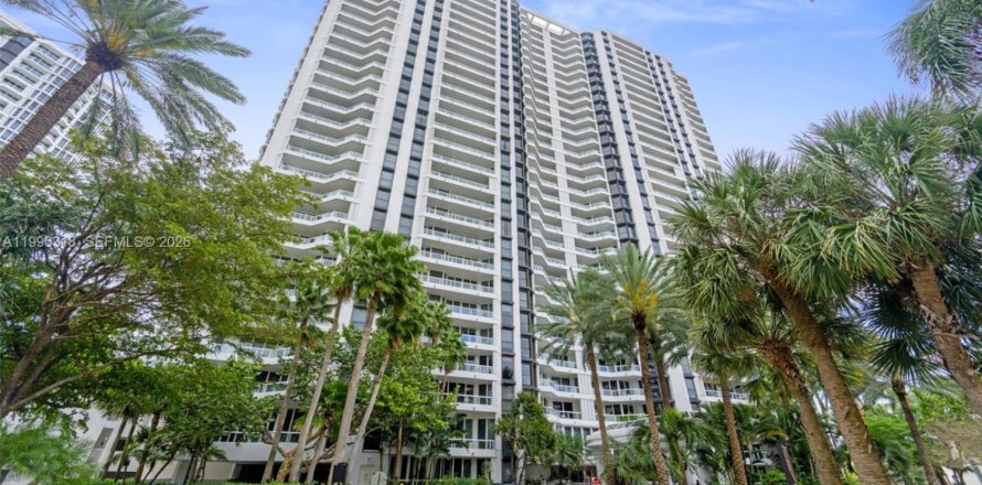 Apartment in Aventura, Florida 2 bedrooms, 173.26 sq.m. № 2063061