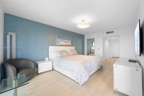 Apartment in Aventura, Florida 2 bedrooms, 173.26 sq.m. № 2063061 - photo 16