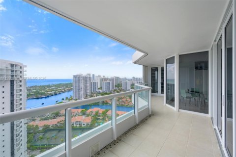 Apartment in Aventura, Florida 2 bedrooms, 173.26 sq.m. № 2063061 - photo 2