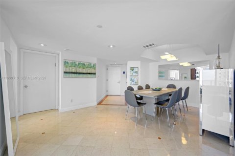 Apartment in Aventura, Florida 2 bedrooms, 173.26 sq.m. № 2063061 - photo 8