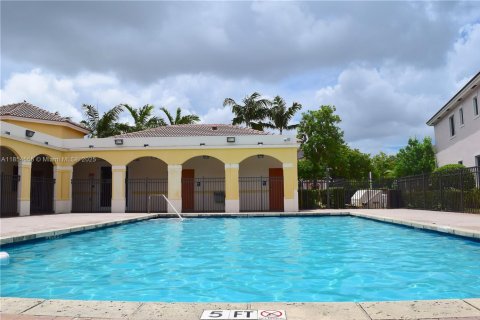 Condo in Miami Gardens, Florida, 2 bedrooms  № 1880214 - photo 16