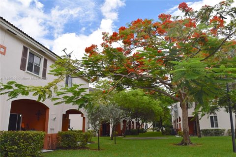 Condo in Miami Gardens, Florida, 2 bedrooms  № 1880214 - photo 14