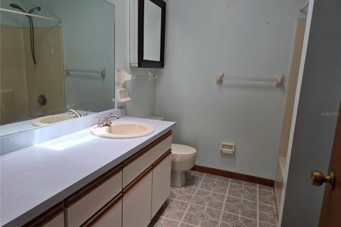 House in Ocklawaha, Florida 3 bedrooms, 304.07 sq.m. № 1883277 - photo 17