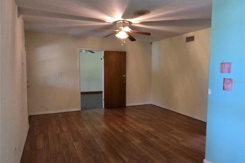 House in Ocklawaha, Florida 3 bedrooms, 304.07 sq.m. № 1883277 - photo 26