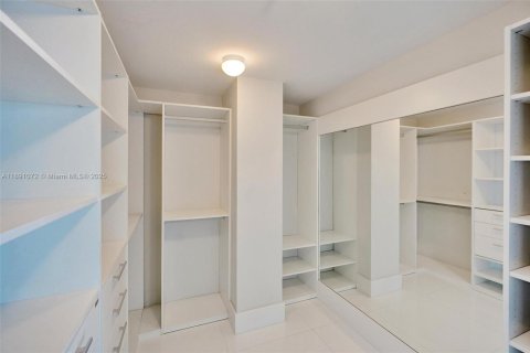 Condominio en venta en North Miami Beach, Florida, 2 dormitorios, 163.14 m2 № 2090678 - foto 17