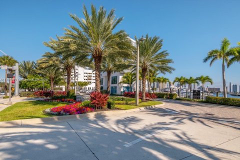 Condominio en venta en North Miami Beach, Florida, 2 dormitorios, 163.14 m2 № 2090678 - foto 23