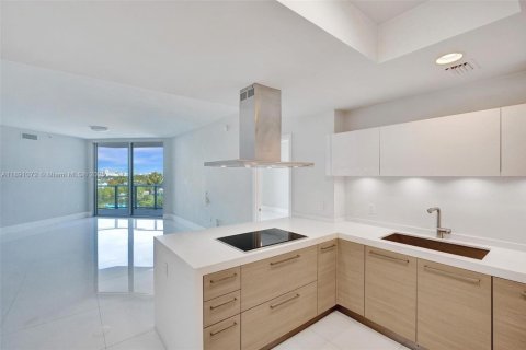 Condominio en venta en North Miami Beach, Florida, 2 dormitorios, 163.14 m2 № 2090678 - foto 8