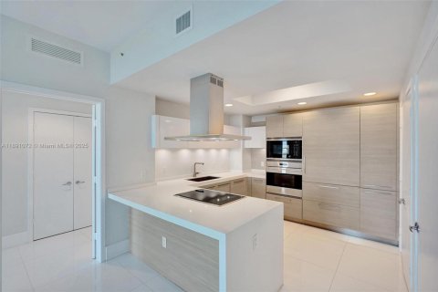 Condominio en venta en North Miami Beach, Florida, 2 dormitorios, 163.14 m2 № 2090678 - foto 7