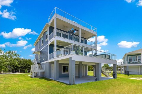 Villa ou maison à Hudson, Floride 4 chambres, 222.97 m2 № 2222482
