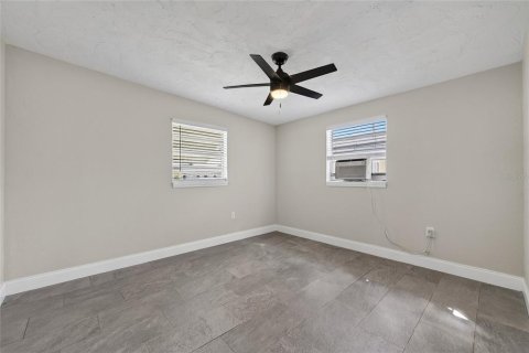 House in Hudson, Florida 3 bedrooms, 117.43 sq.m. № 2420177 - photo 30