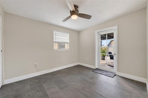 House in Hudson, Florida 3 bedrooms, 117.43 sq.m. № 2420177 - photo 28