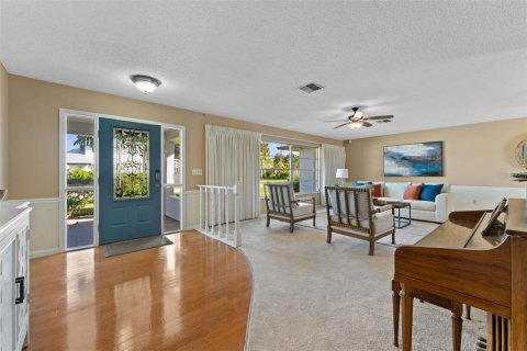 Casa en venta en Port Charlotte, Florida, 4 dormitorios, 288.65 m2 № 2432725 - foto 9