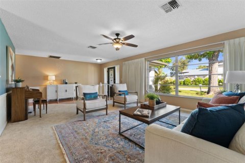 Casa en venta en Port Charlotte, Florida, 4 dormitorios, 288.65 m2 № 2432725 - foto 7