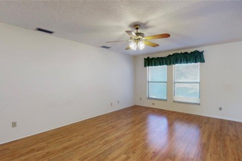 Casa en venta en Eustis, Florida, 4 dormitorios, 352.94 m2 № 2230101 - foto 12