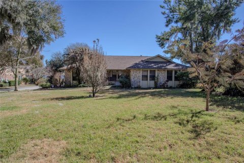 Casa en venta en Eustis, Florida, 4 dormitorios, 352.94 m2 № 2230101 - foto 4