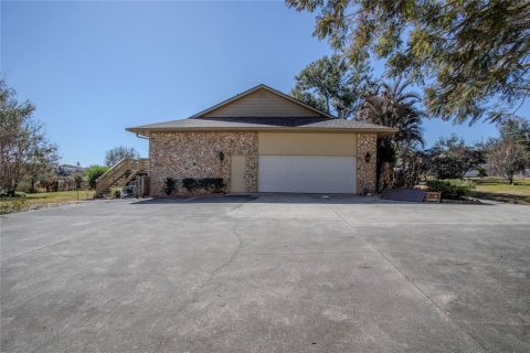 Casa en venta en Eustis, Florida, 4 dormitorios, 352.94 m2 № 2230101 - foto 5