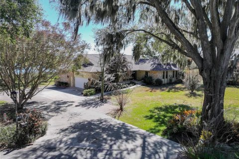 Casa en venta en Eustis, Florida, 4 dormitorios, 352.94 m2 № 2230101 - foto 3