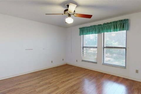 Casa en venta en Eustis, Florida, 4 dormitorios, 352.94 m2 № 2230101 - foto 29