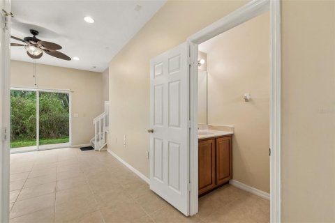 Townhouse in Tampa, Florida 3 bedrooms, 154.68 sq.m. № 2123085 - photo 11