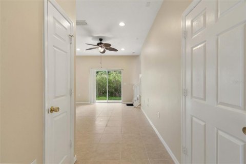 Townhouse in Tampa, Florida 3 bedrooms, 154.68 sq.m. № 2123085 - photo 9