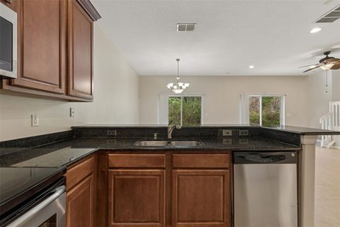 Townhouse in Tampa, Florida 3 bedrooms, 154.68 sq.m. № 2123085 - photo 29
