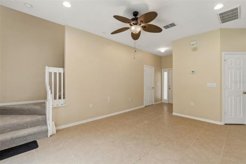 Townhouse in Tampa, Florida 3 bedrooms, 154.68 sq.m. № 2123085 - photo 18