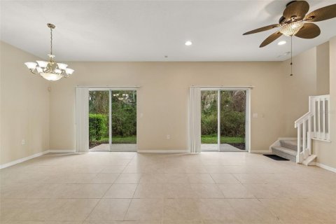 Townhouse in Tampa, Florida 3 bedrooms, 154.68 sq.m. № 2123085 - photo 25