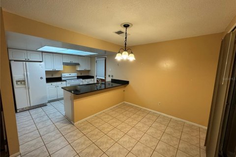 Villa ou maison à louer à Orlando, Floride: 2 chambres, 99.41 m2 № 2317488 - photo 2