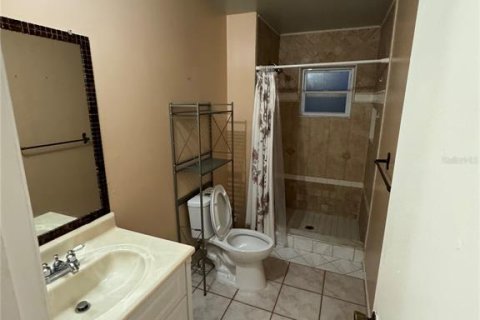 Villa ou maison à louer à Orlando, Floride: 2 chambres, 99.41 m2 № 2317488 - photo 4