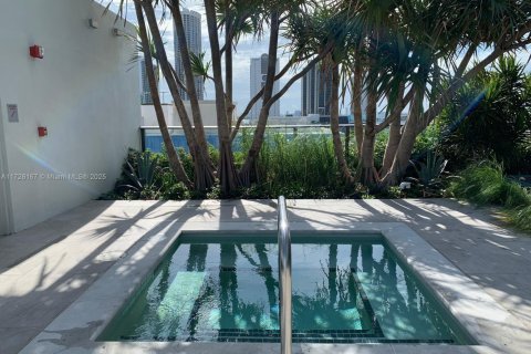 Condominio en venta en Miami, Florida, 1 dormitorio, 69.86 m2 № 1478148 - foto 20