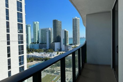 Condominio en venta en Miami, Florida, 1 dormitorio, 69.86 m2 № 1478148 - foto 13